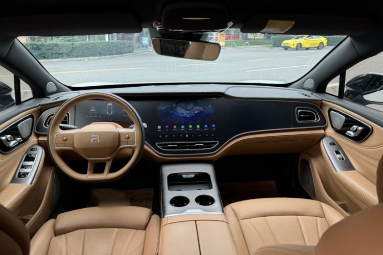 Used Rising F7 2023 Advanced Edition Interior 2