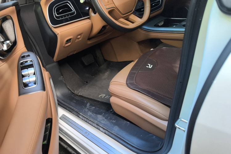 Used Rising F7 2023 Advanced Edition Interior 3