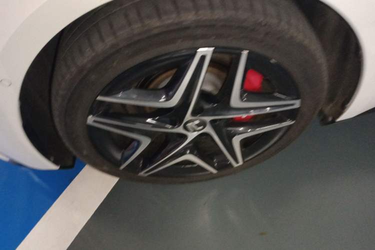 Used Rising F7 2023 Performance Pro Edition Left Front Wheel Hub