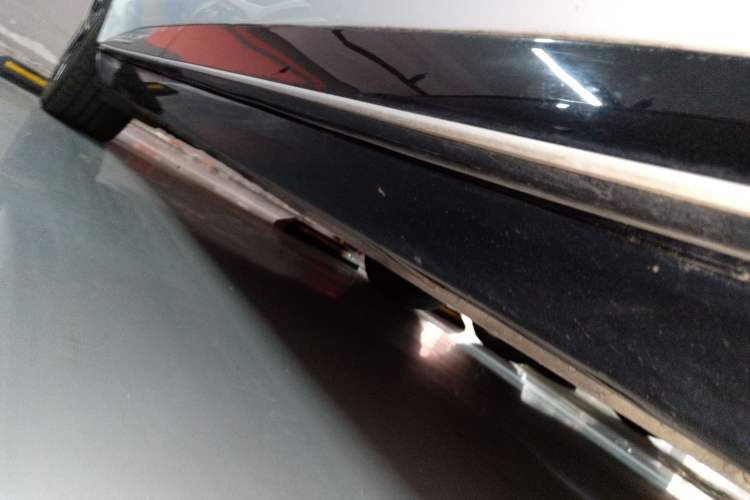 Used Rising F7 2023 Performance Pro Edition Right Side Sill