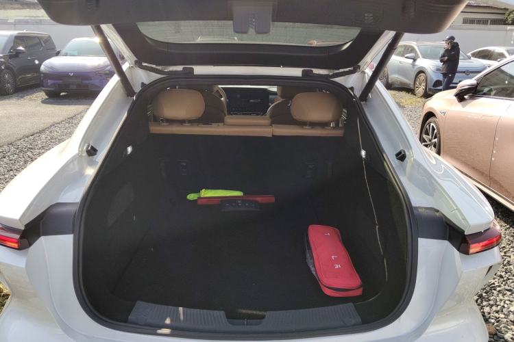 Used Rising F7 2023 Advanced Edition Trunk