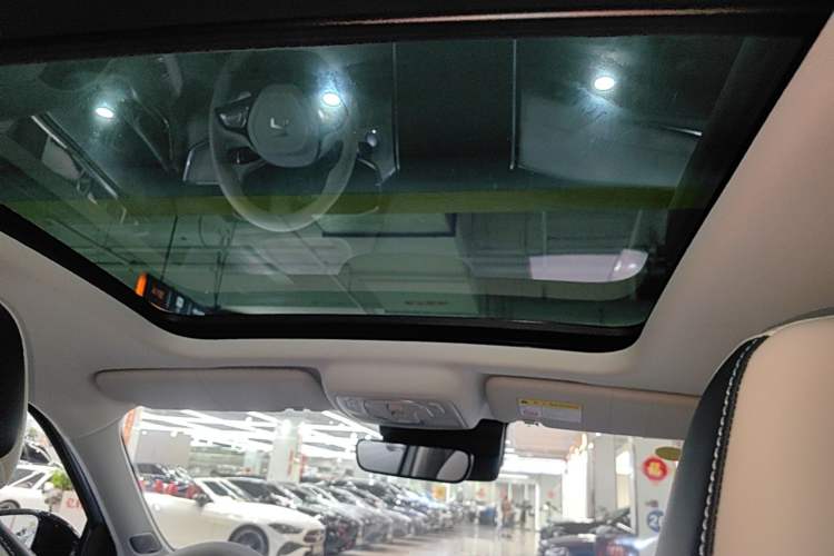 Used Rising MARVEL R 2021 Rear-Drive PRO Edition Headliner