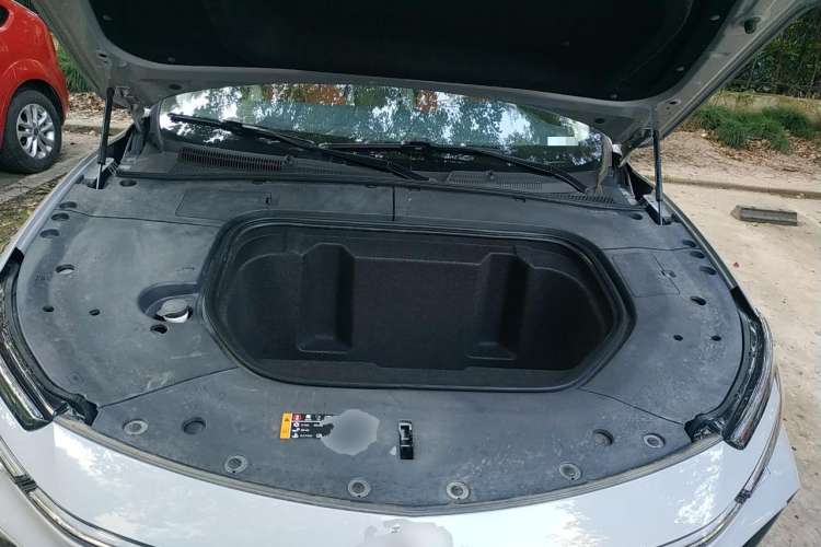 Used Rising MARVEL R 2021 Rear-Drive PRO Edition Engine Bay