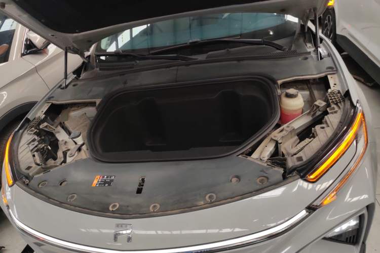 Used Rising MARVEL R 2021 Rear-Drive PRO Edition Engine Bay