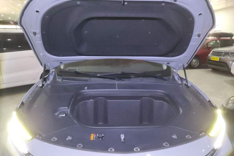Used Rising MARVEL R 2021 Rear-Drive Standard Edition Engine Bay