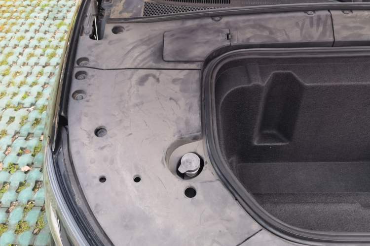Used Rising MARVEL R 2021 Rear-Drive PRO Edition Engine Bay Right