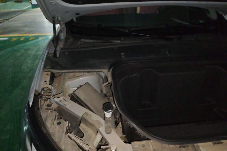 Used Rising MARVEL R 2021 Rear-Drive PRO Edition Engine Bay Right