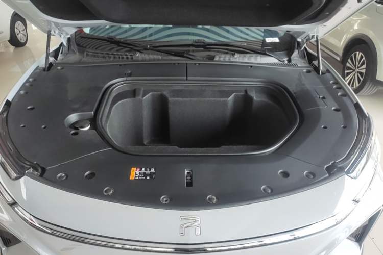 Used Rising MARVEL R 2021 Rear-Drive PRO Edition Engine Bay