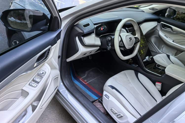 Used Rising MARVEL R 2021 Four-Wheel-Drive PRO Edition Interior 3