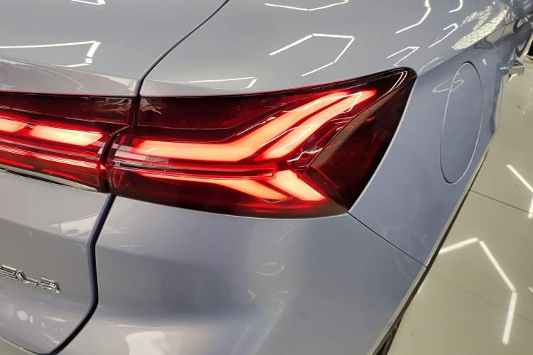 Used Rising MARVEL R 2021 Rear-Drive PRO Edition Right Rear Taillight