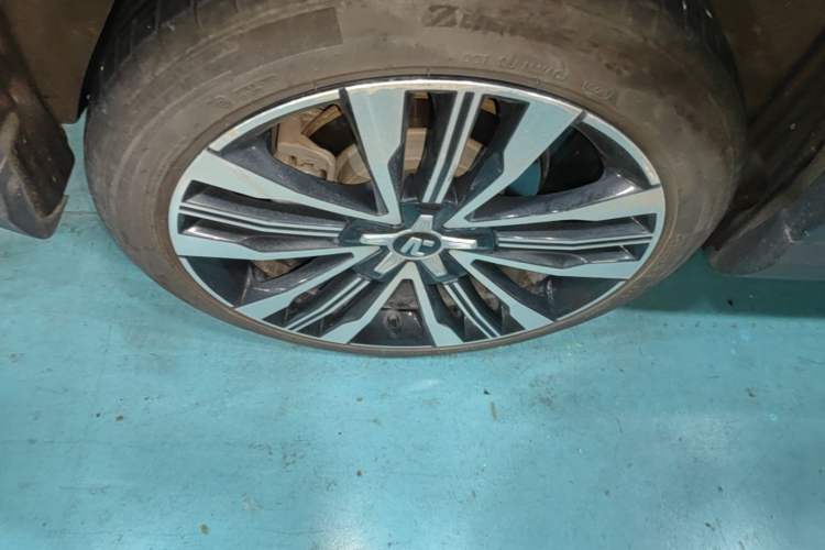 Used Rising MARVEL R 2021 Rear-Drive PRO Edition Right Rear Wheel Hub
