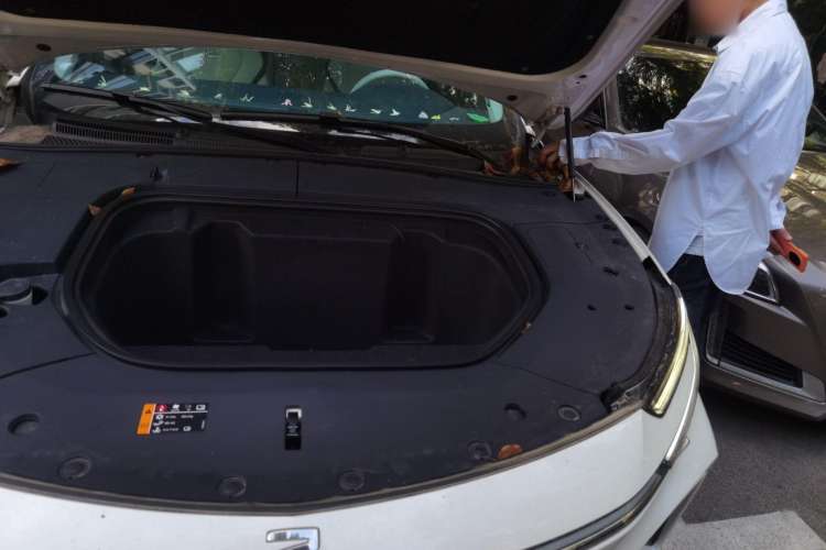 Used Rising MARVEL R 2021 Rear-Drive PRO Edition Engine Bay Left
