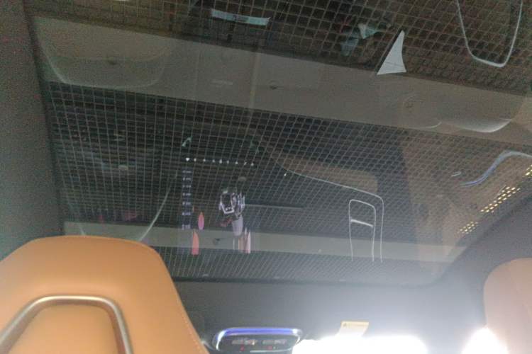 Used Rising R7 2023 Rear-Drive Screen King Pro Edition Headliner