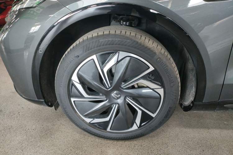 Used Rising R7 2022 Long-Range Advanced Edition Exterior 7