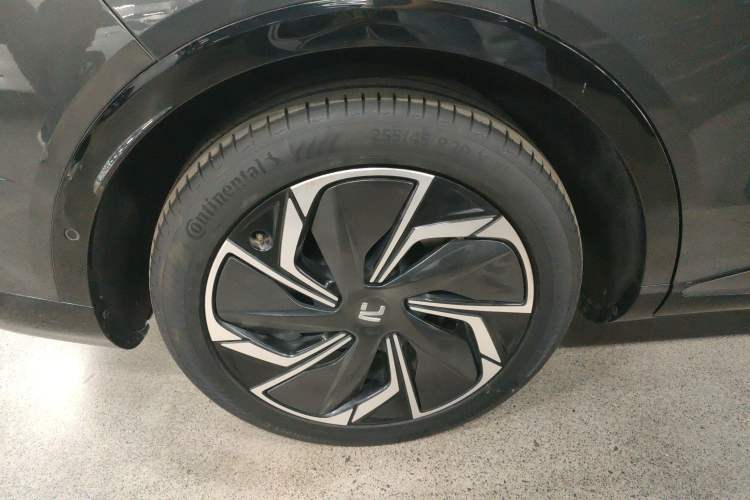 Used Rising R7 2022 Long-Range Advanced Edition Exterior 8
