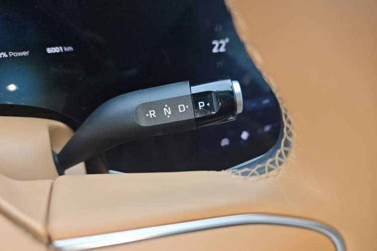 Used Rising R7 2024 Advanced Edition Gear Lever