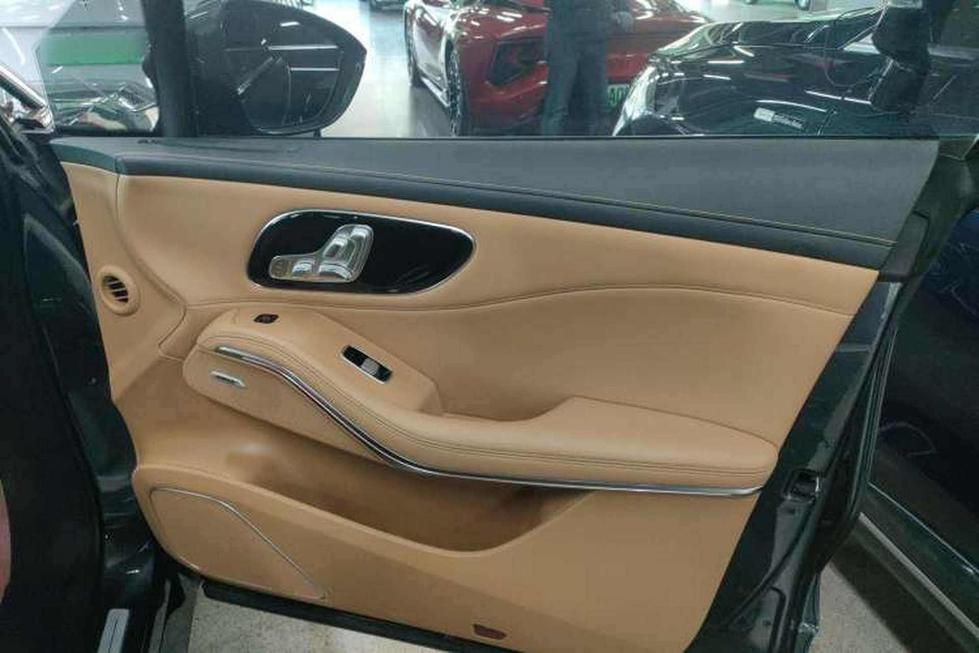 Used Rising R7 2022 Long-Range Advanced Edition Interior 5