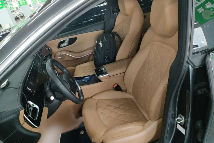 Used Rising R7 2022 Long-Range Advanced Edition Left Front Seat