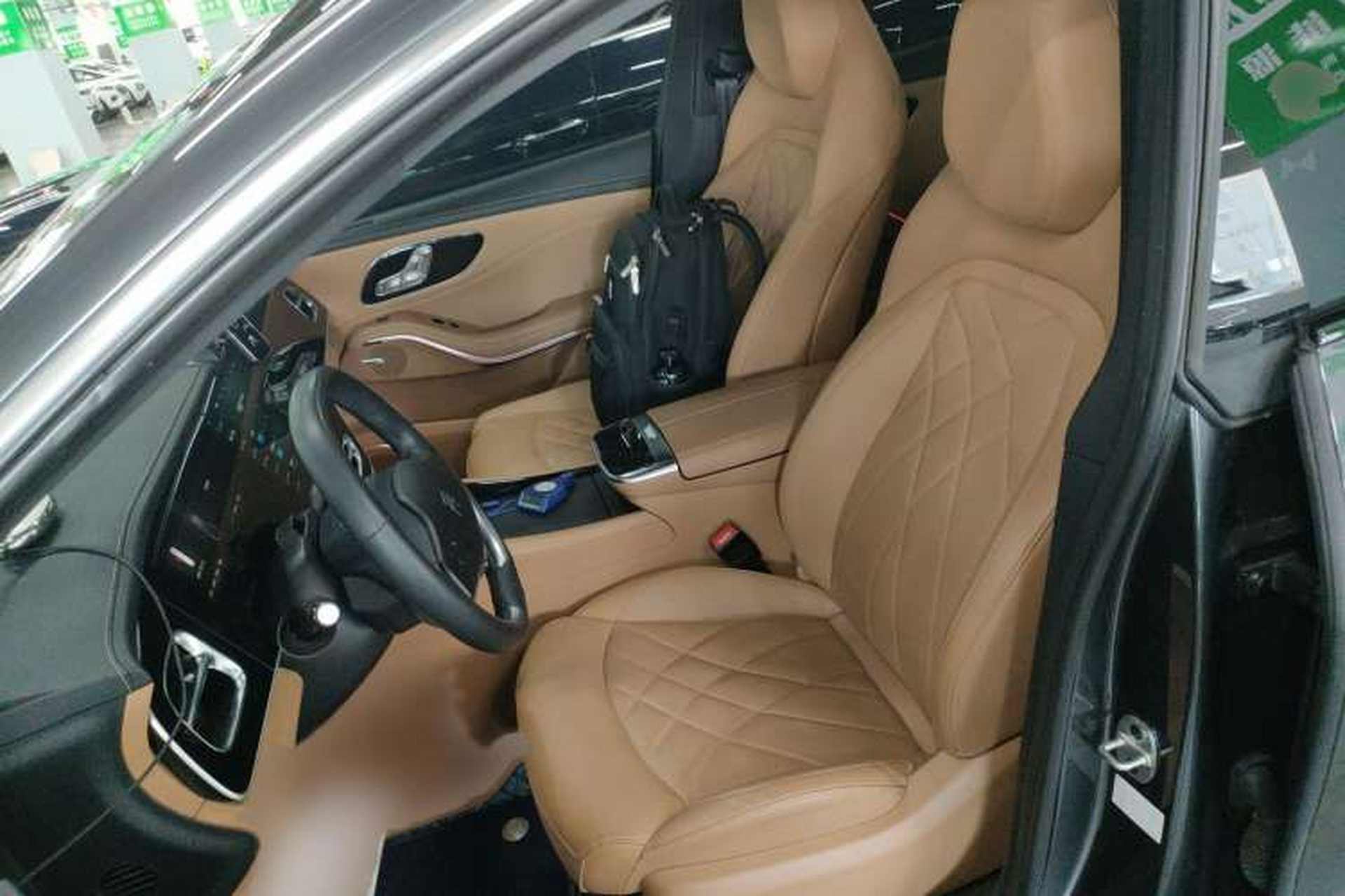 Used Rising R7 2022 Long-Range Advanced Edition Left Front Seat