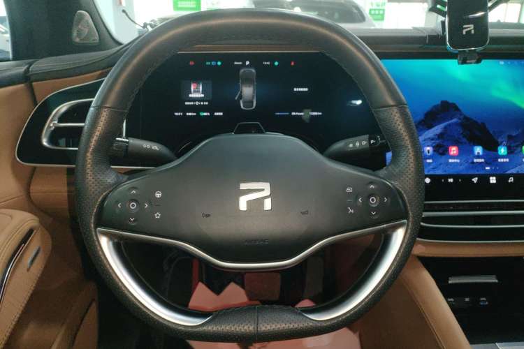 Used Rising R7 2022 Long-Range Advanced Edition Steering Wheel