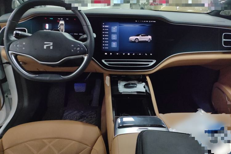 Used Rising R7 2022 Long-Range Advanced Edition Center Console