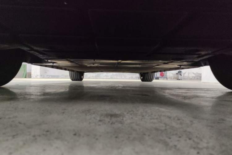 Used Rising R7 2022 Long-Range Advanced Edition Chassis Front