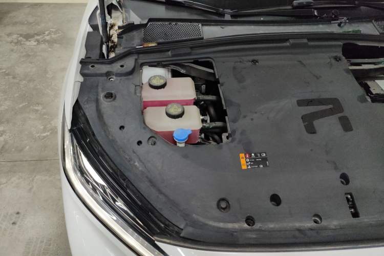 Used Rising R7 2022 Long-Range Advanced Edition Engine Bay Right
