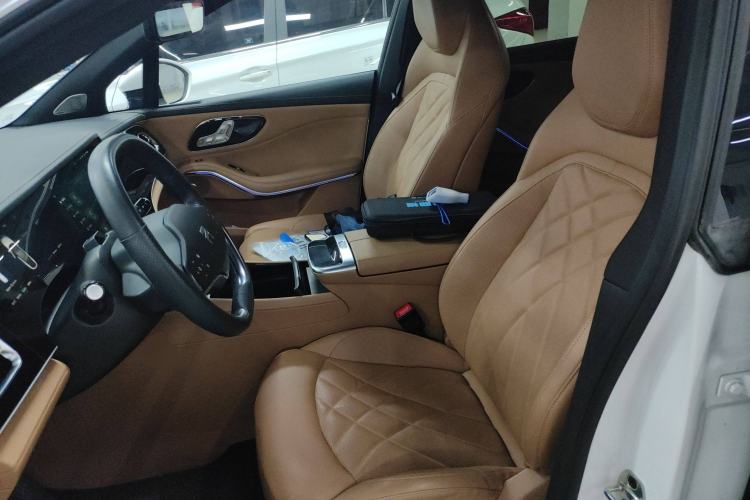 Used Rising R7 2022 Long-Range Advanced Edition Left Front Seat