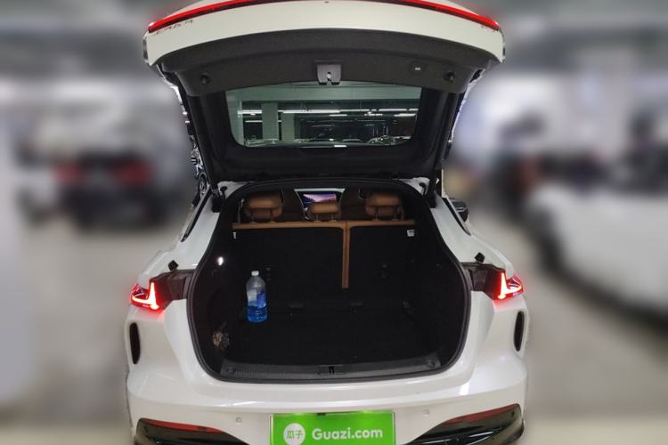 Used Rising R7 2022 Long-Range Advanced Edition Trunk