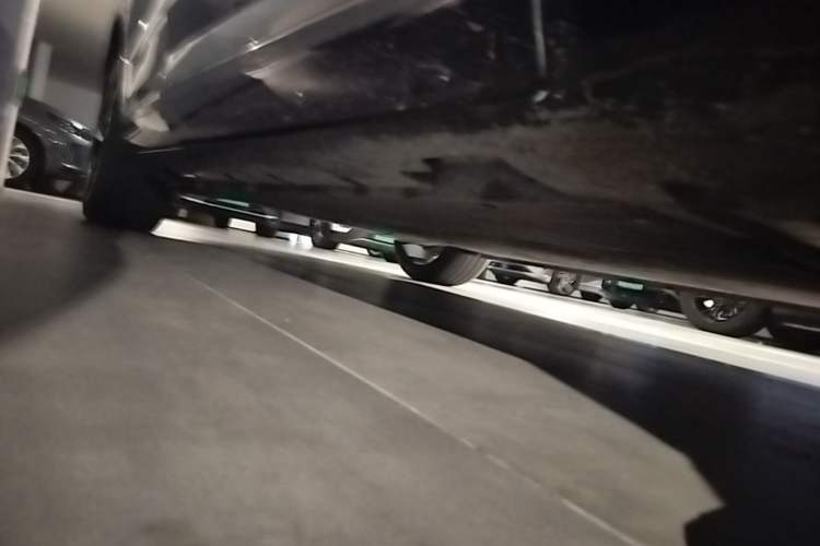 Used Rising R7 2022 Flagship Advanced Edition Chassis Front Right