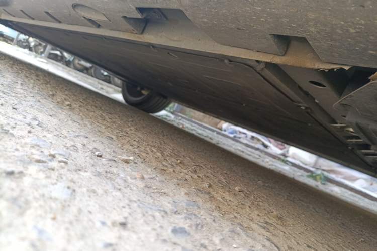 Used Rising R7 2022 Long-Range Advanced Edition Chassis Front Right