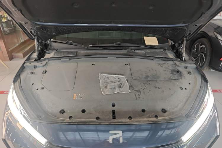 Used Rising R7 2022 Flagship Advanced Edition Engine Bay