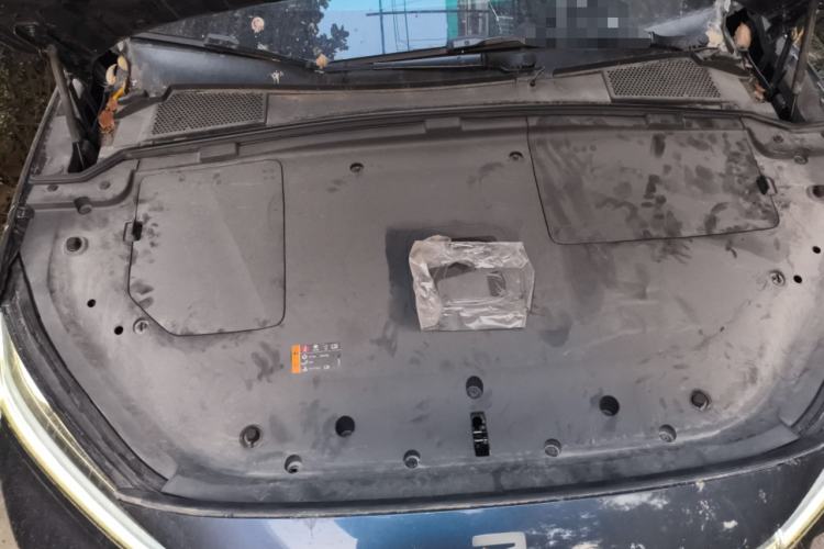 Used Rising R7 2022 Long-Range Advanced Edition Engine Bay