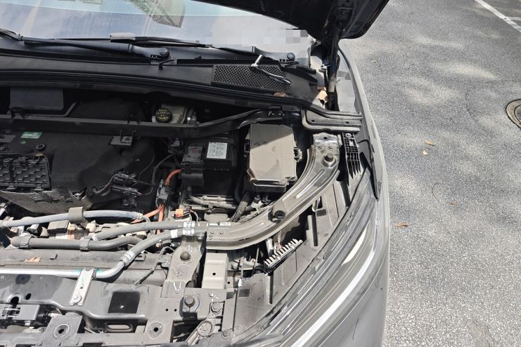 Used Rising R7 2022 Flagship Advanced Edition Engine Bay Left