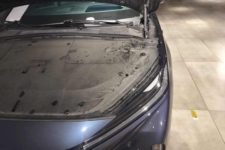 Used Rising R7 2022 Flagship Advanced Edition Engine Bay Left