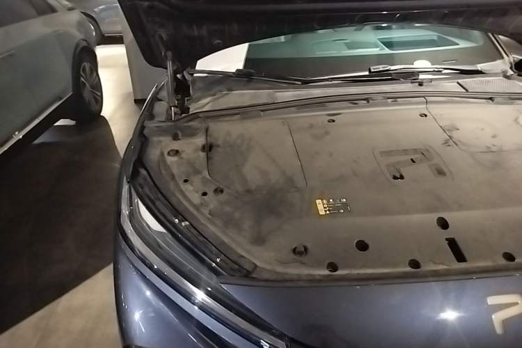 Used Rising R7 2022 Flagship Advanced Edition Engine Bay Right