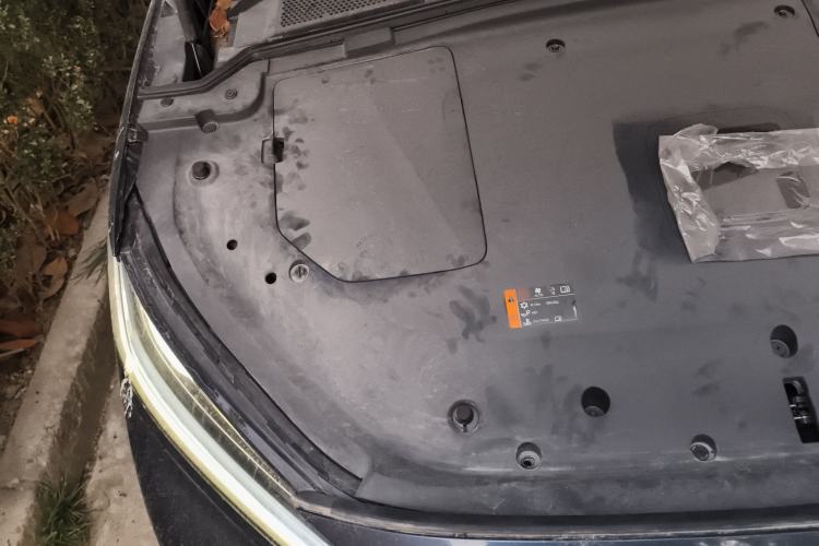 Used Rising R7 2022 Long-Range Advanced Edition Engine Bay Right