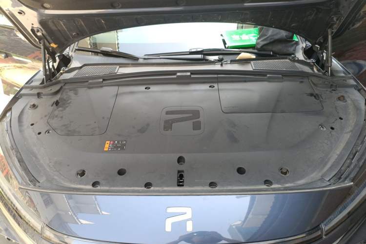 Used Rising R7 2022 Long-Range Advanced Edition Engine Bay