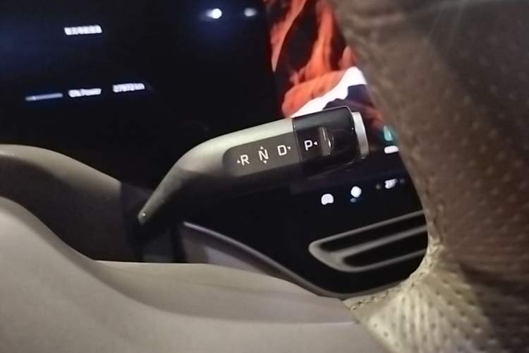 Used Rising R7 2022 Flagship Advanced Edition Gear Lever