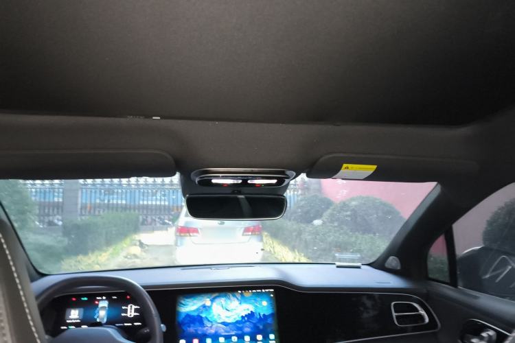 Used Rising R7 2022 Long-Range Advanced Edition Headliner