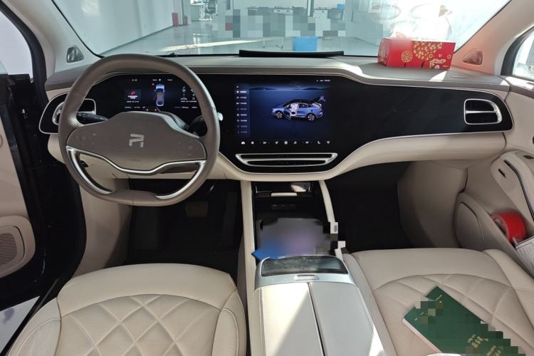 Used Rising R7 2022 Flagship Advanced Edition Interior 2