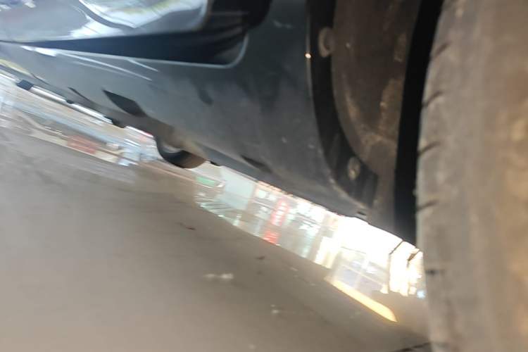 Used Rising R7 2022 Flagship Advanced Edition Left Side Sill