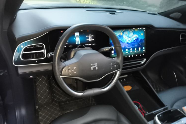Used Rising R7 2022 Long-Range Advanced Edition Steering Wheel