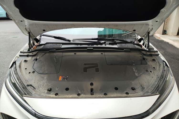Used Rising R7 2022 Long-Range Advanced Edition Engine Bay