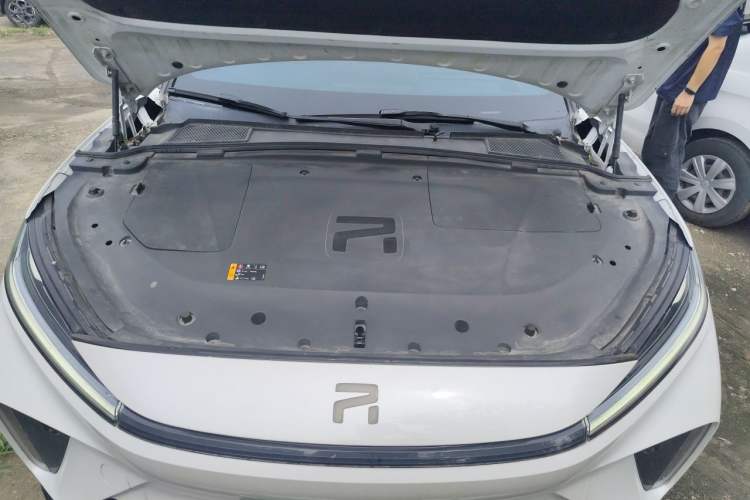 Used Rising R7 2022 Long-Range Advanced Edition Engine Bay