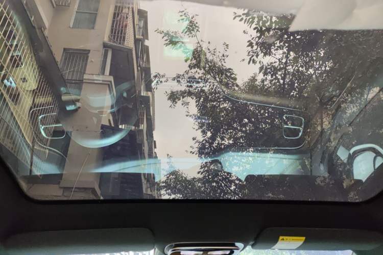Used Rising R7 2022 Long-Range Advanced Edition Headliner