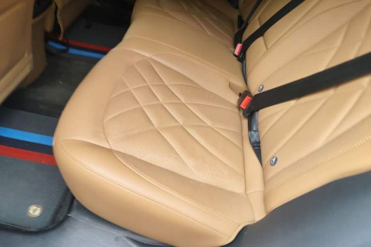 Used Rising R7 2022 Long-Range Advanced Edition Left Rear Seat