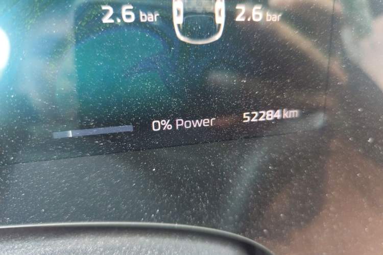 Used Rising R7 2022 Long-Range Advanced Edition Odometer Close Up