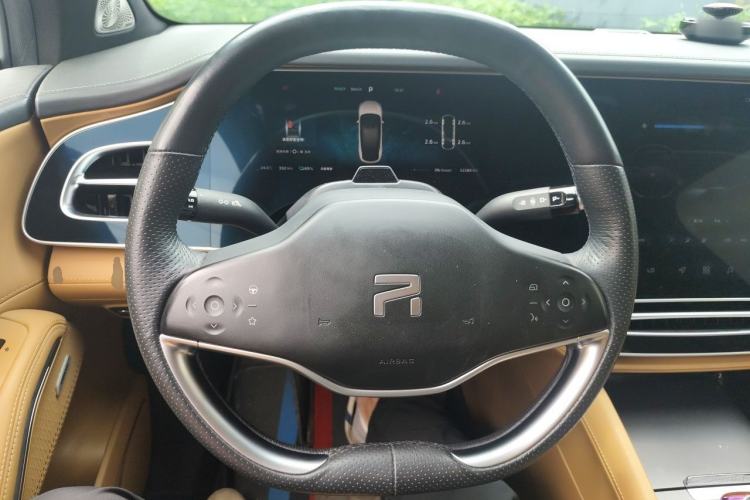 Used Rising R7 2022 Long-Range Advanced Edition Steering Wheel