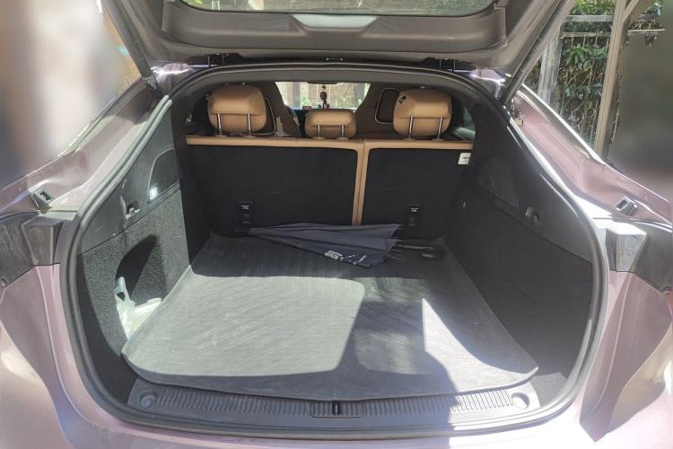 Used Rising R7 2022 High-Performance Advanced Edition Trunk